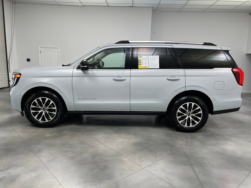 Used 2025 Ford Expedition Platinum AWD/4WD image 4