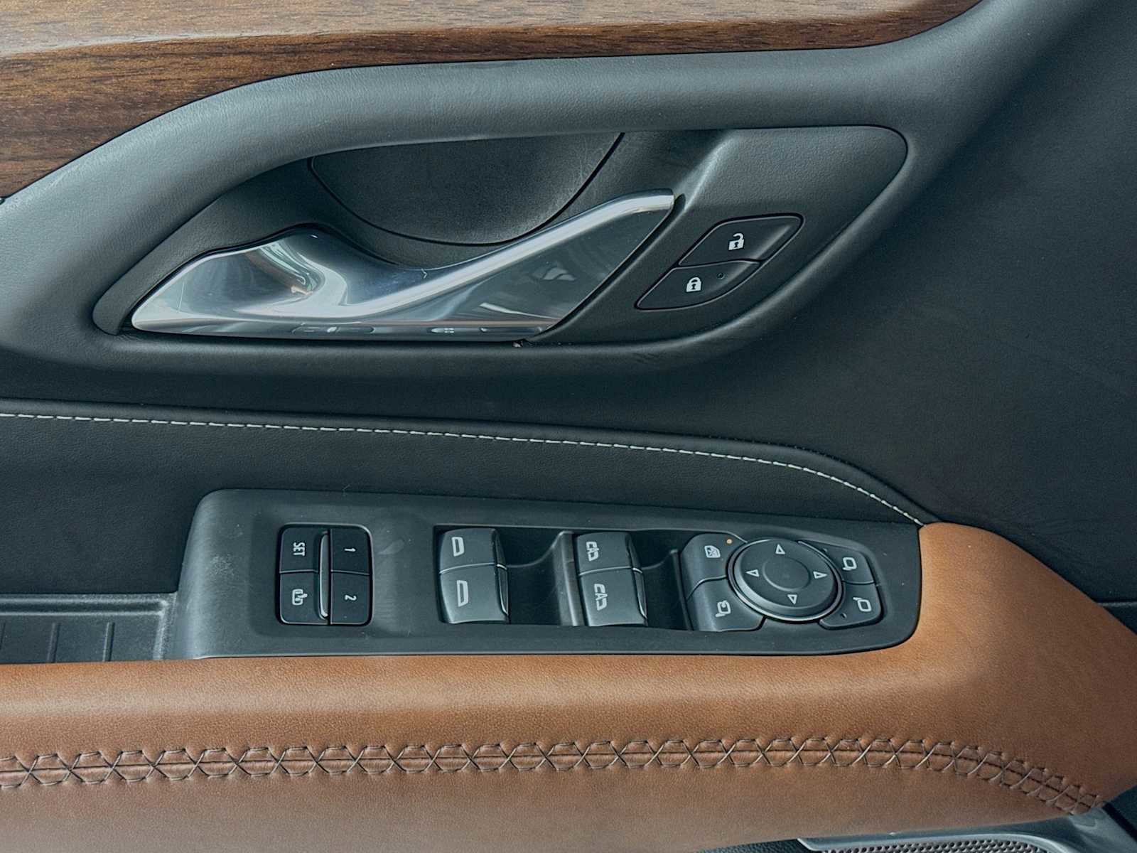 Used 2024 GMC Yukon Denali Ultimate image 11