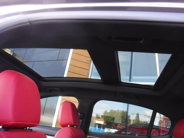 Used 2024 Alfa Romeo Stelvio Veloce image 22