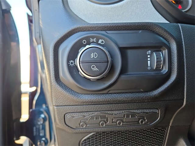 Used 2025 Jeep Gladiator Sport image 20