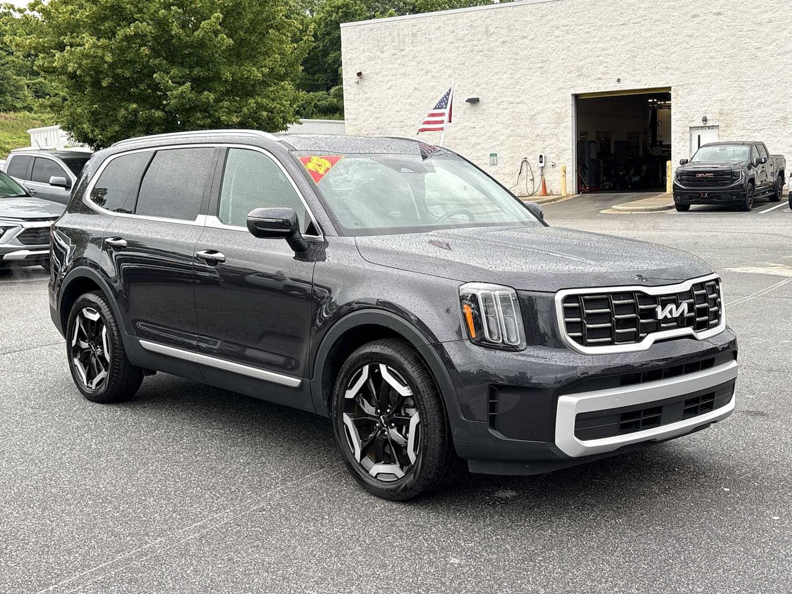 Used 2025 Kia Telluride S AWD/4WD image 4