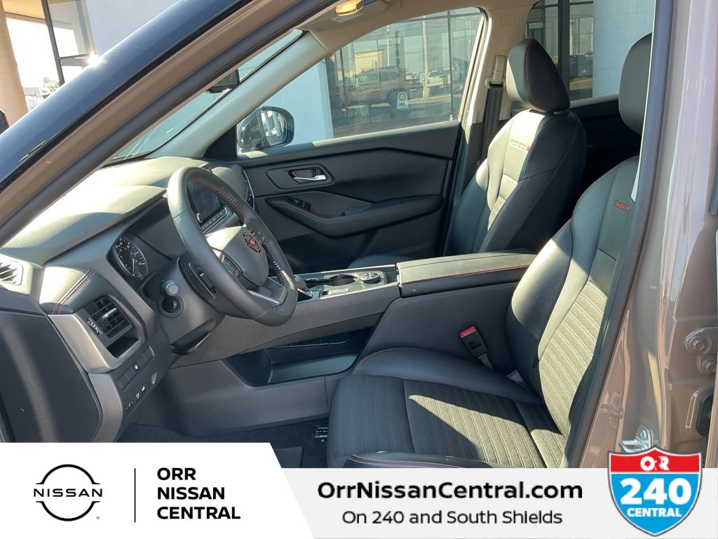 Used 2025 Nissan Rogue SV w/ Rock Creek Premium Package image 17