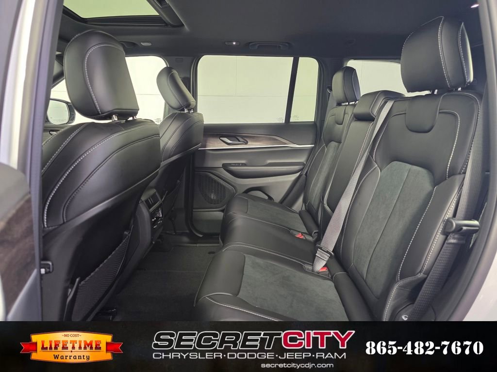 New 2026 Jeep Grand Cherokee Altitude image 28
