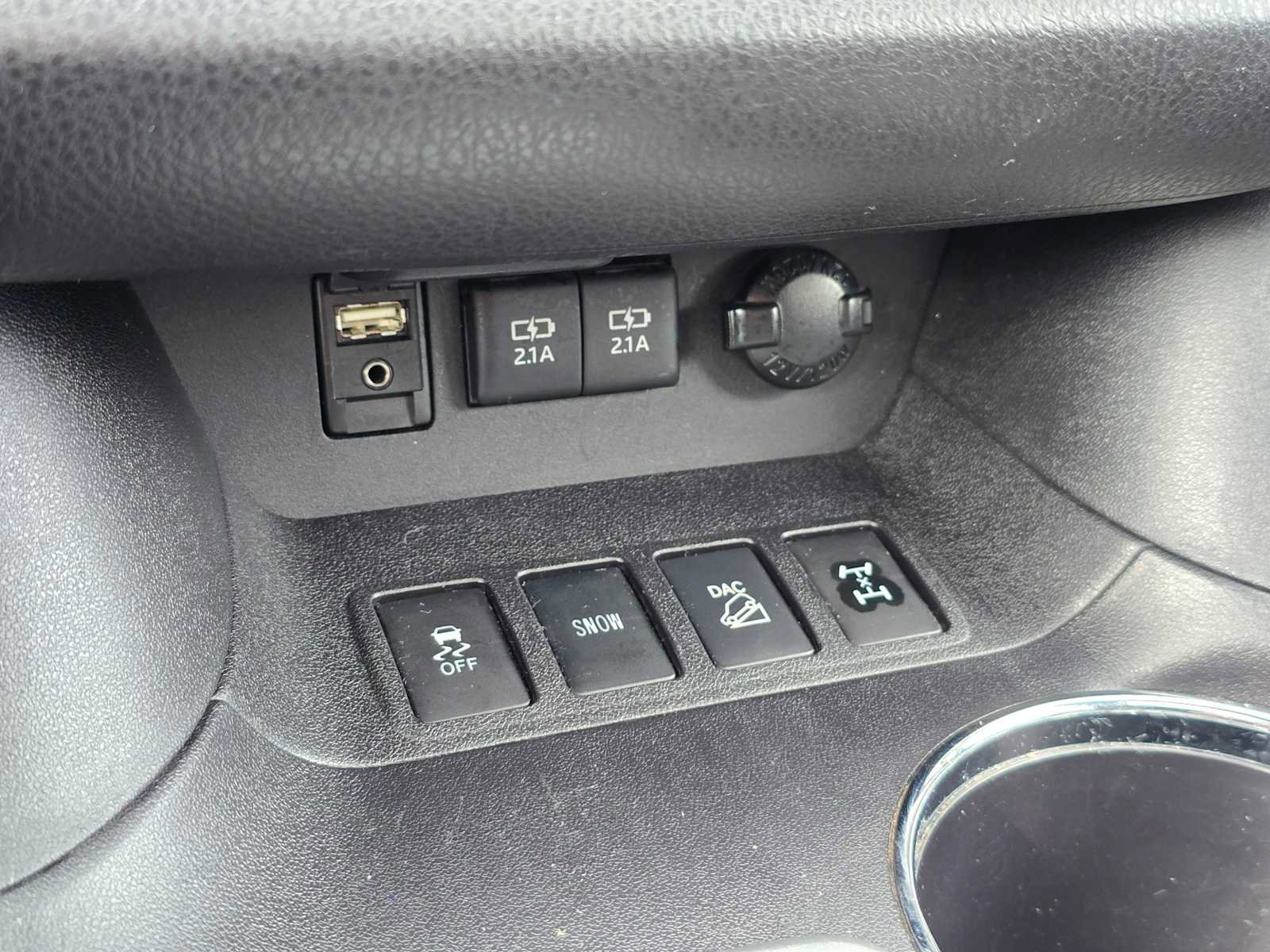 Used 2017 Toyota Highlander Limited image 26