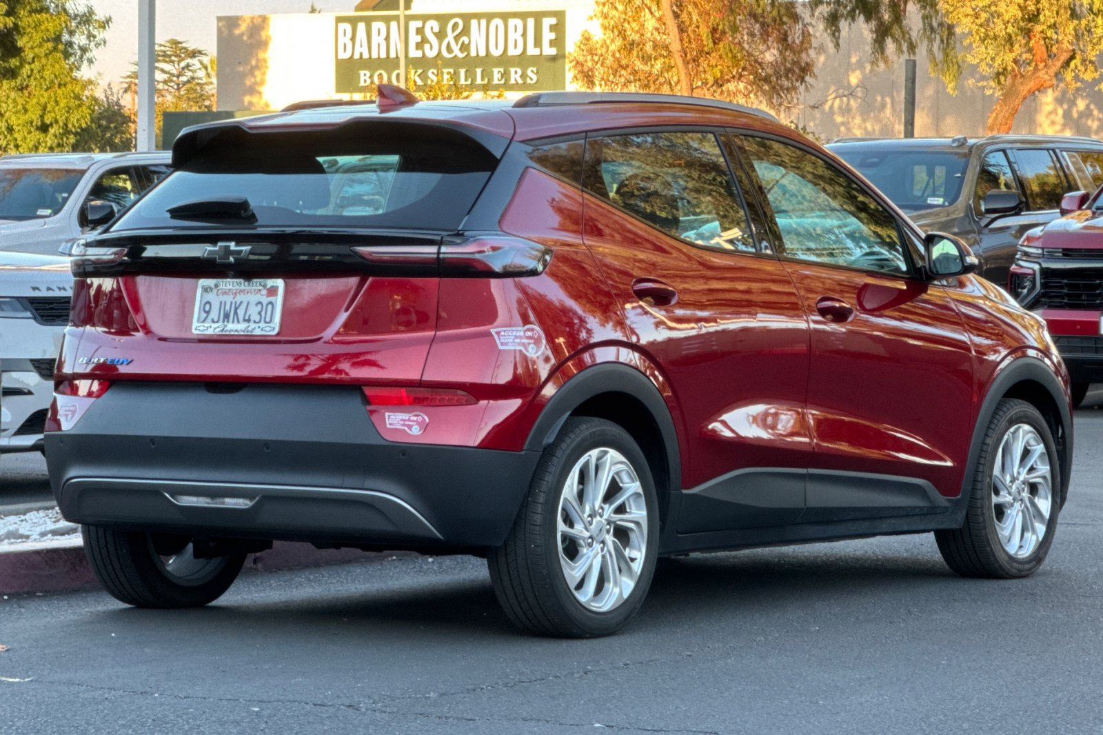 Used 2023 Chevrolet Bolt EUV LT w/ Driver Confidence Package FWD image 5