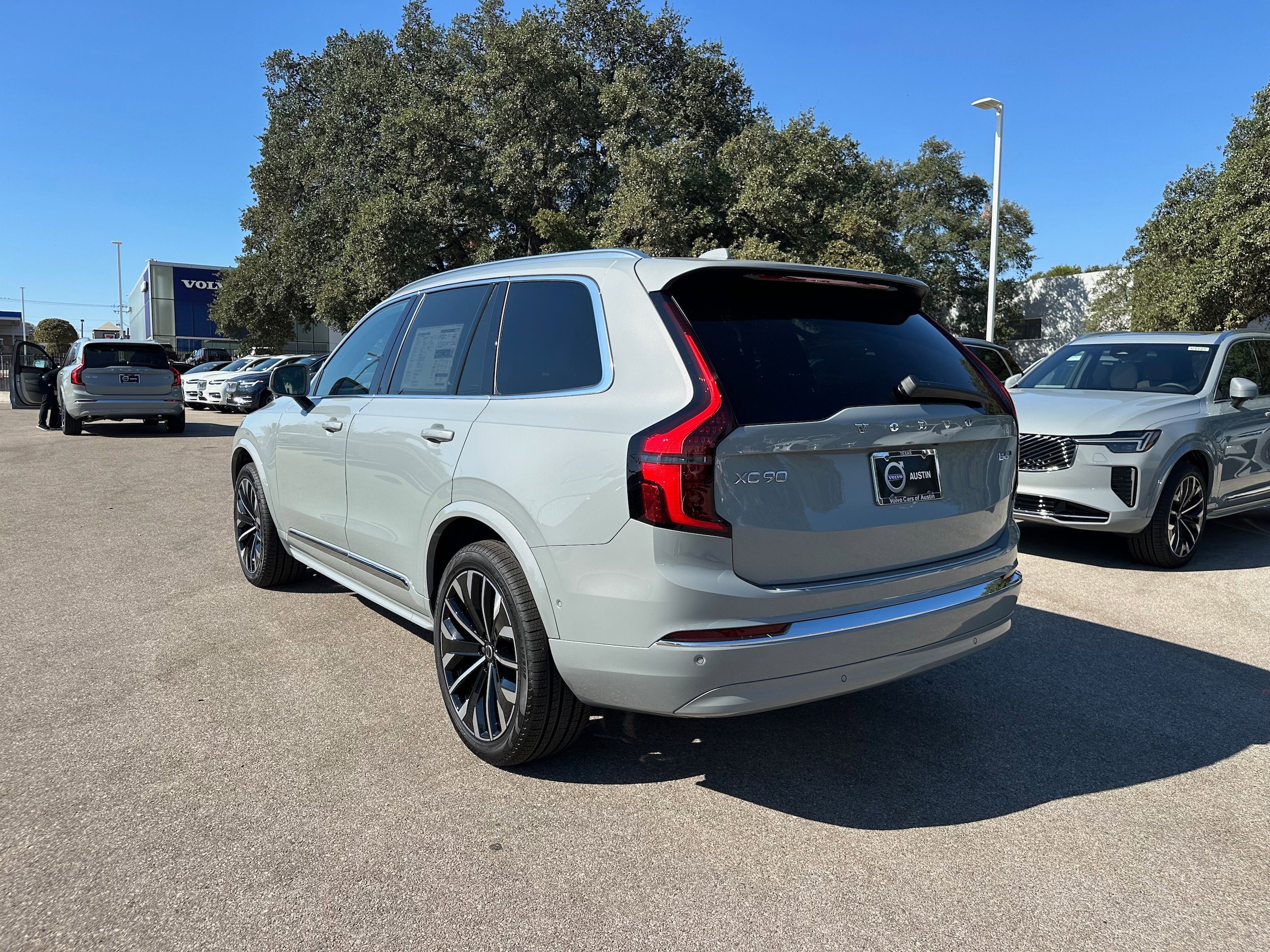 Used 2026 Volvo XC90 B6 Plus w/ Protection Package Premier AWD/4WD image 4