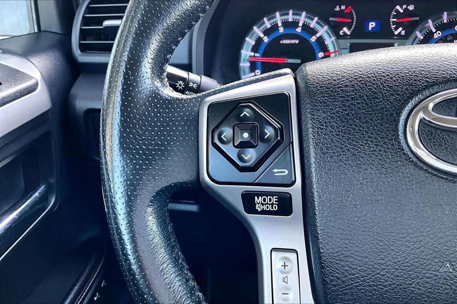 Used 2015 Toyota 4Runner Limited AWD/4WD image 24