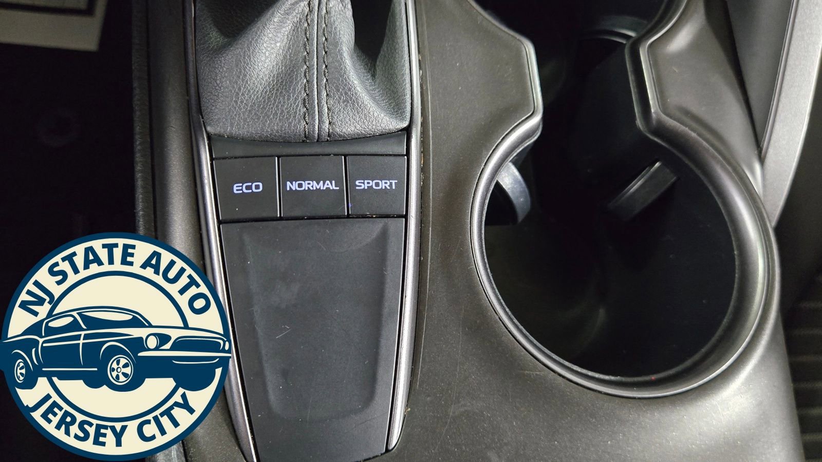 Used 2024 Toyota Camry SE image 16