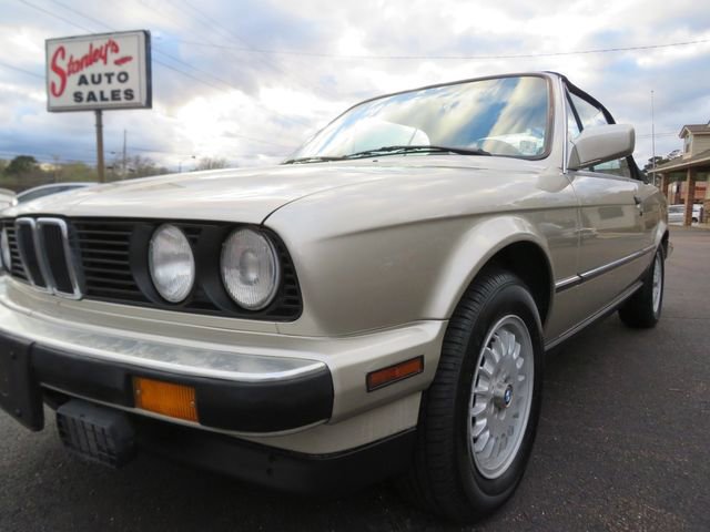 Used 1988 BMW 325i Convertible image 10