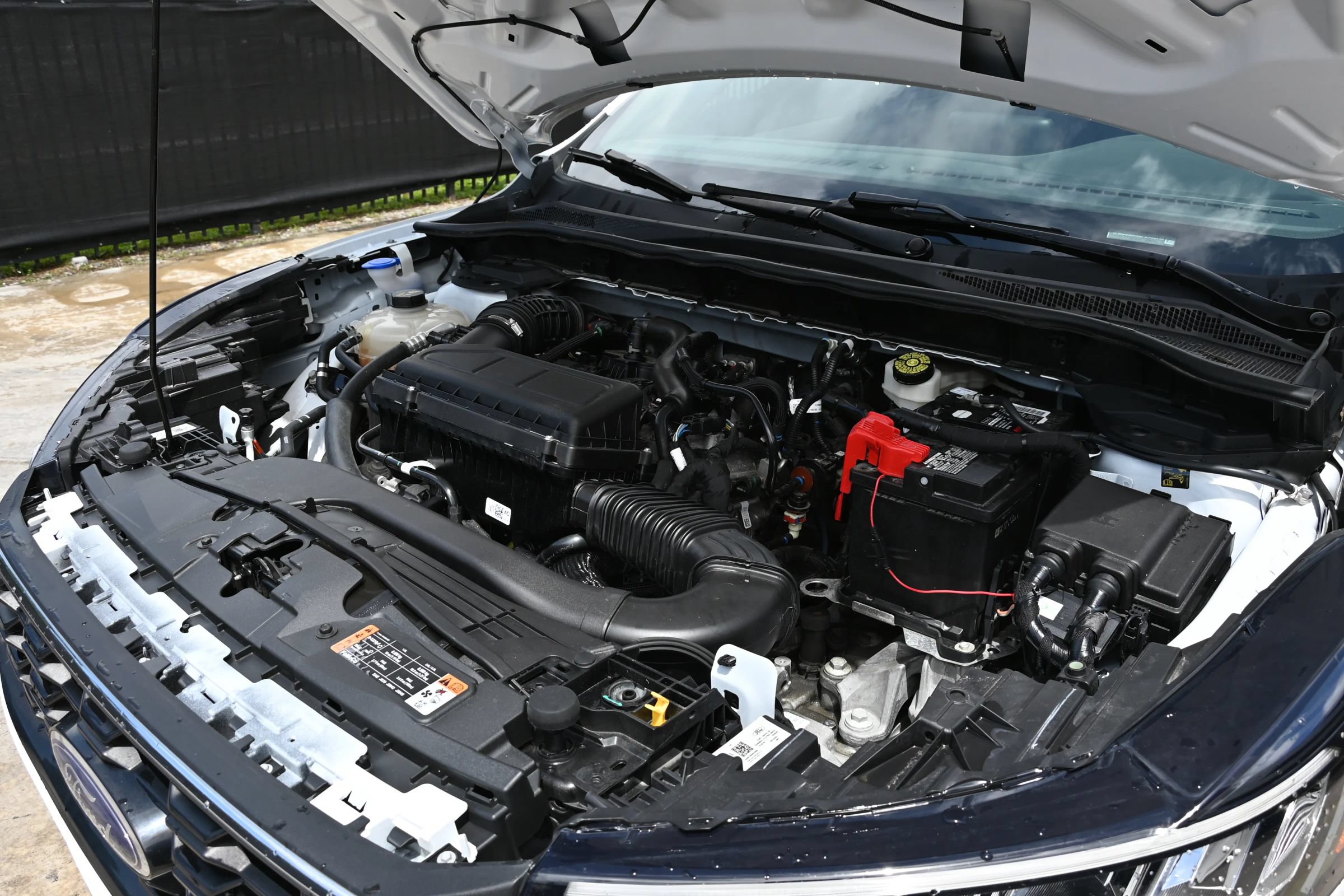 Used 2023 Ford Escape ST-Line w/ Cold Weather Package FWD image 17