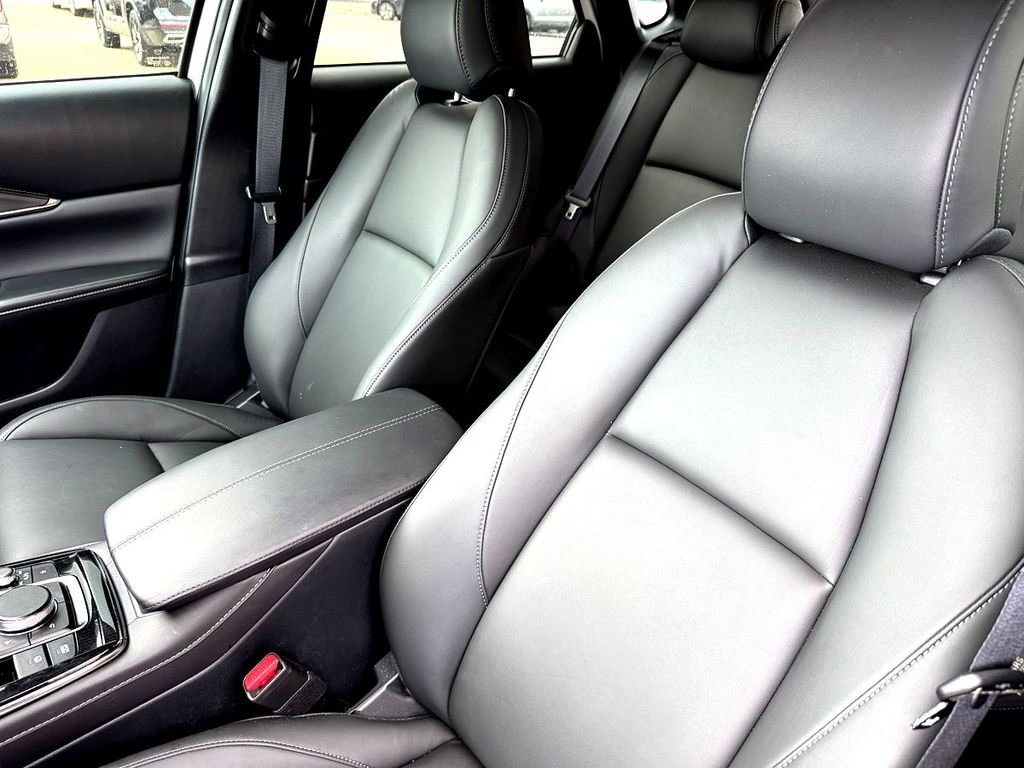 Used 2025 MAZDA CX-30 AWD 2.5 S w/ Preferred Package image 13