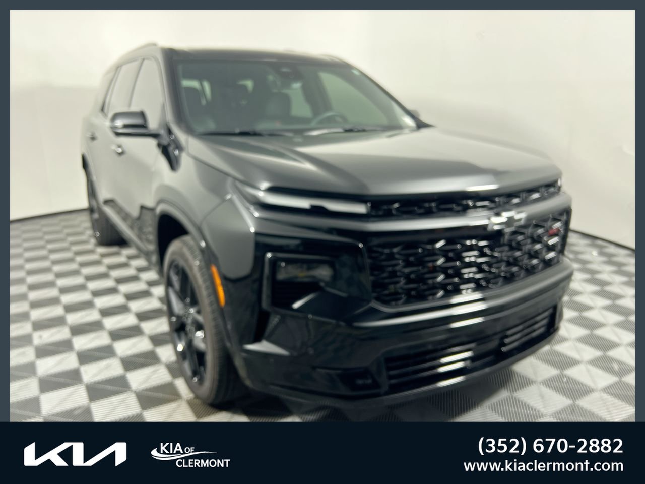 Used 2026 Chevrolet Traverse RS FWD image 1