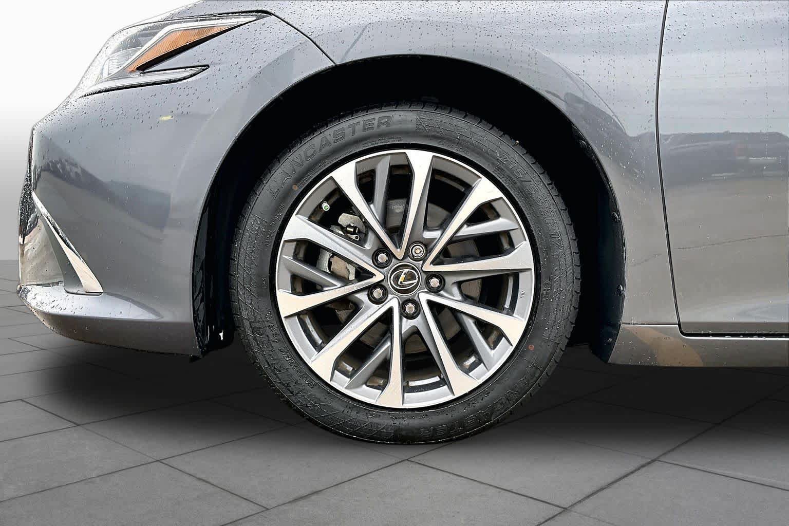 Used 2022 Lexus ES 350 w/ Premium Package FWD image 11
