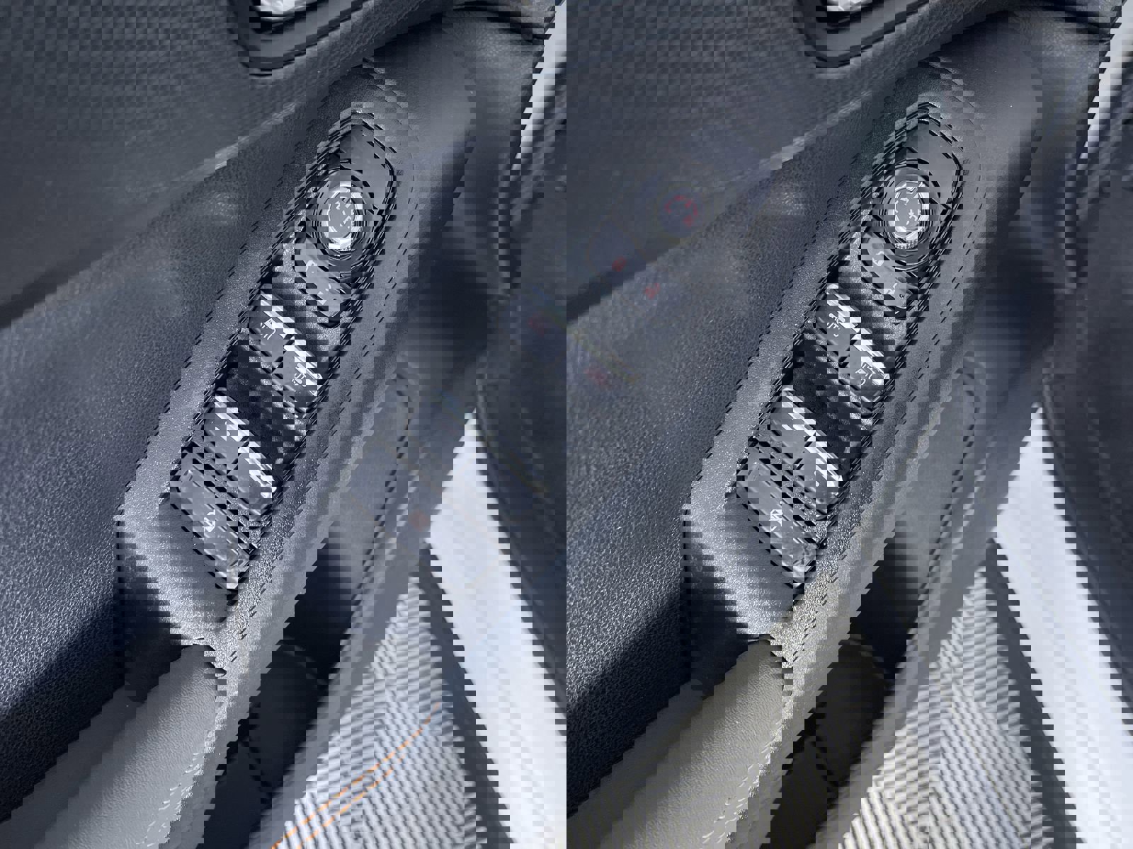 Used 2025 Subaru Crosstrek 2.5i Limited w/ Popular Package #3A image 14