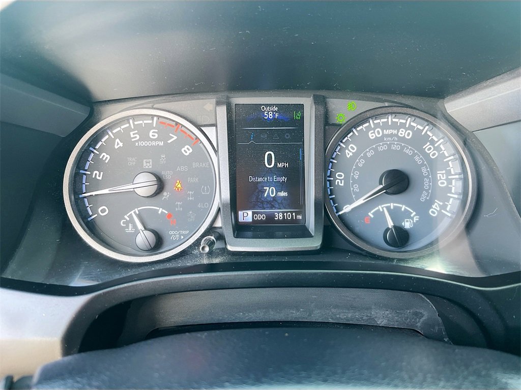 Used 2022 Toyota Tacoma TRD Off-Road image 12