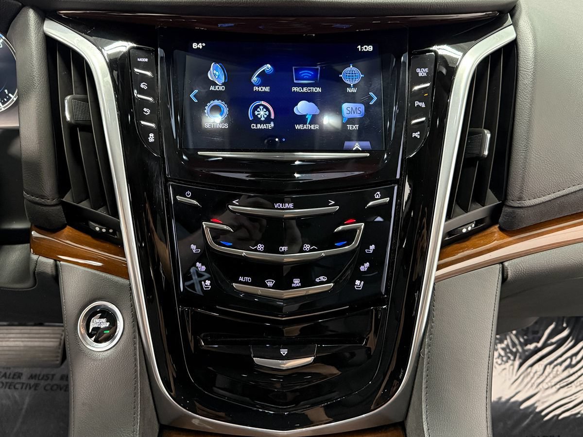 Used 2020 Cadillac Escalade ESV 4WD w/ LPO, Radiant Package image 23