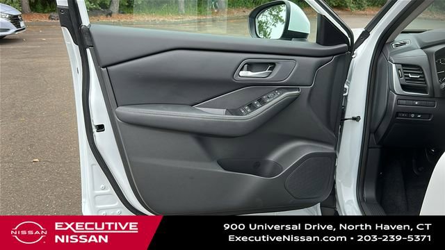 New 2026 Nissan Rogue SV image 9