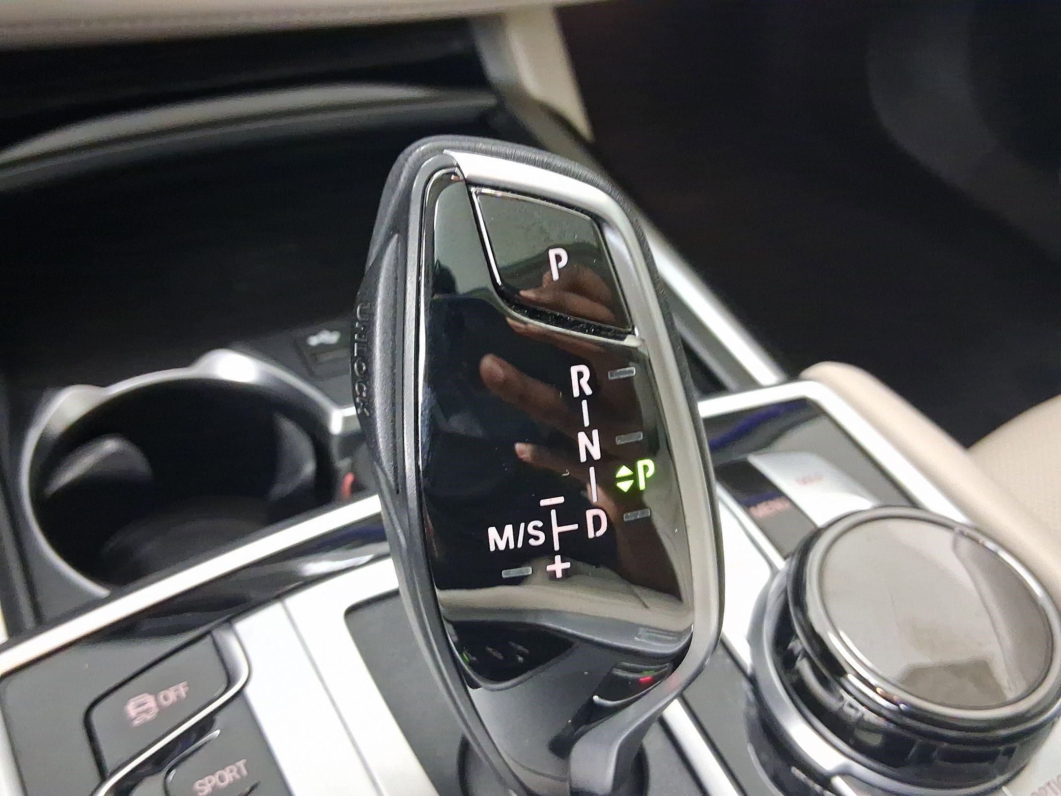 Certified 2022 BMW M760i xDrive image 15