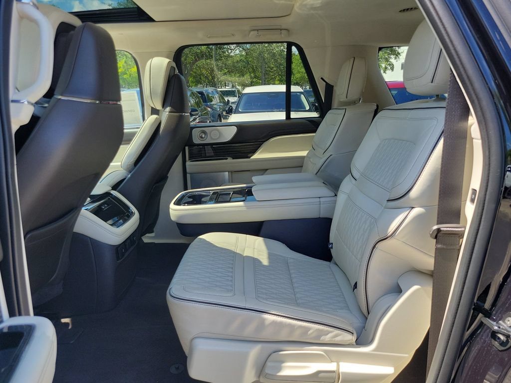 Certified 2023 Lincoln Navigator L Black Label AWD/4WD image 8