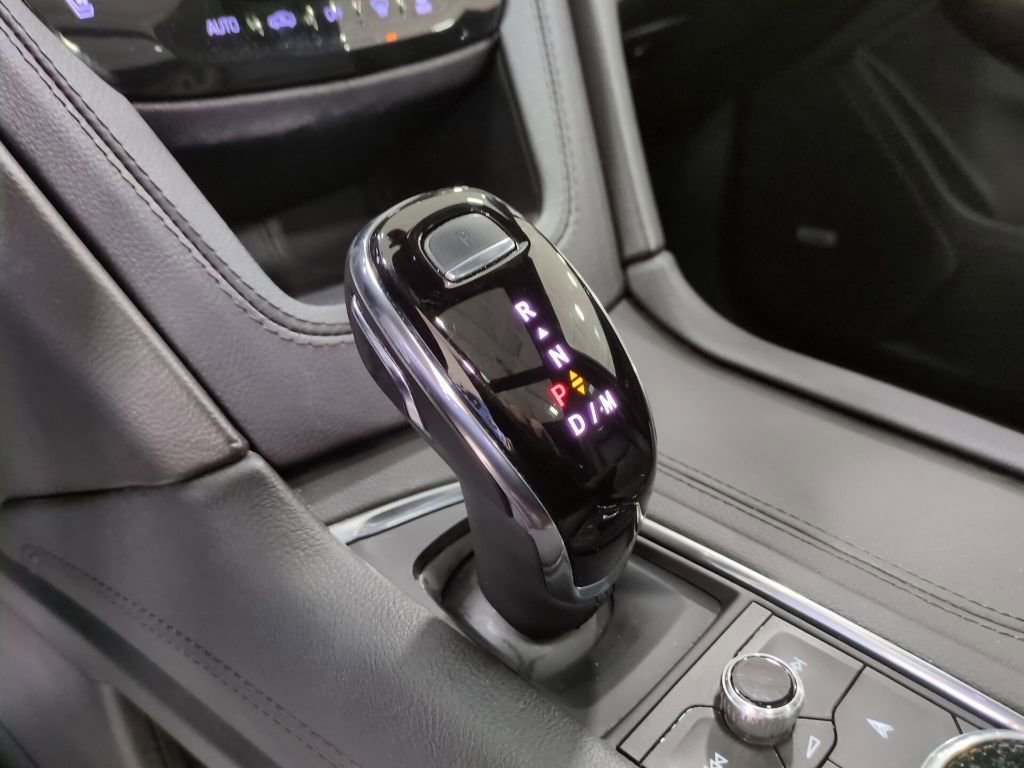 Used 2023 Cadillac XT6 Premium Luxury image 14