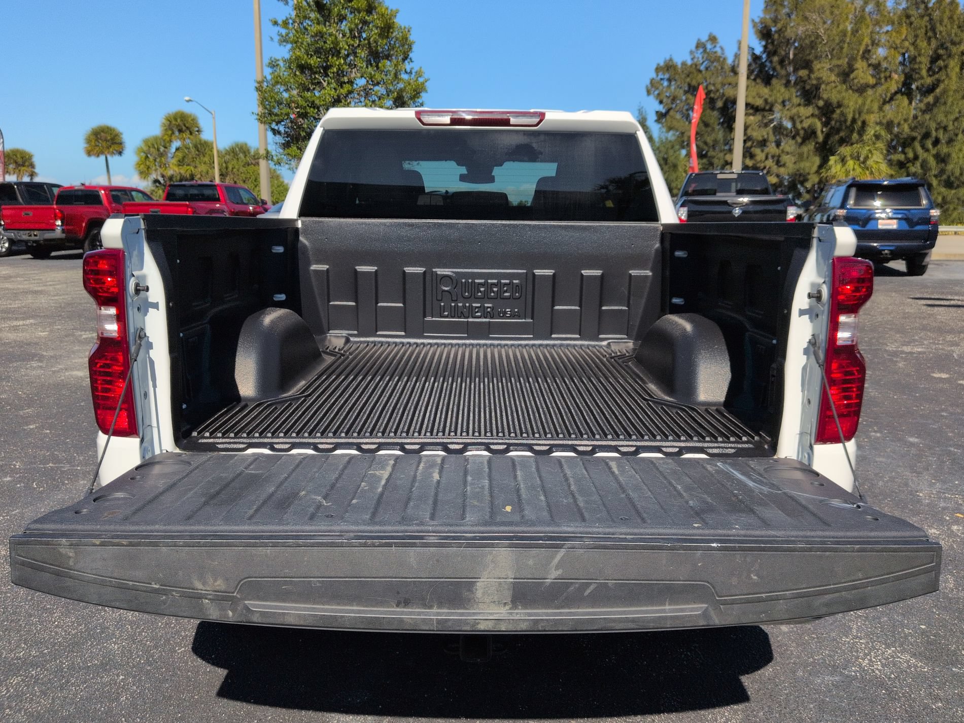 Used 2025 Chevrolet Silverado 1500 LT RWD image 13