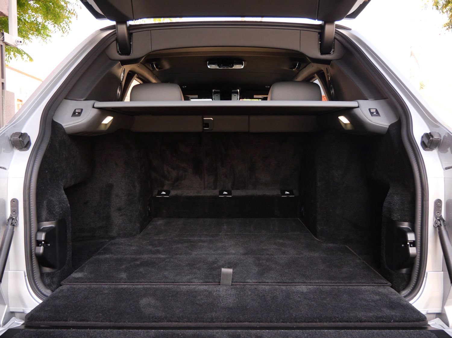 Used 2026 Rolls-Royce Cullinan Black Badge image 30