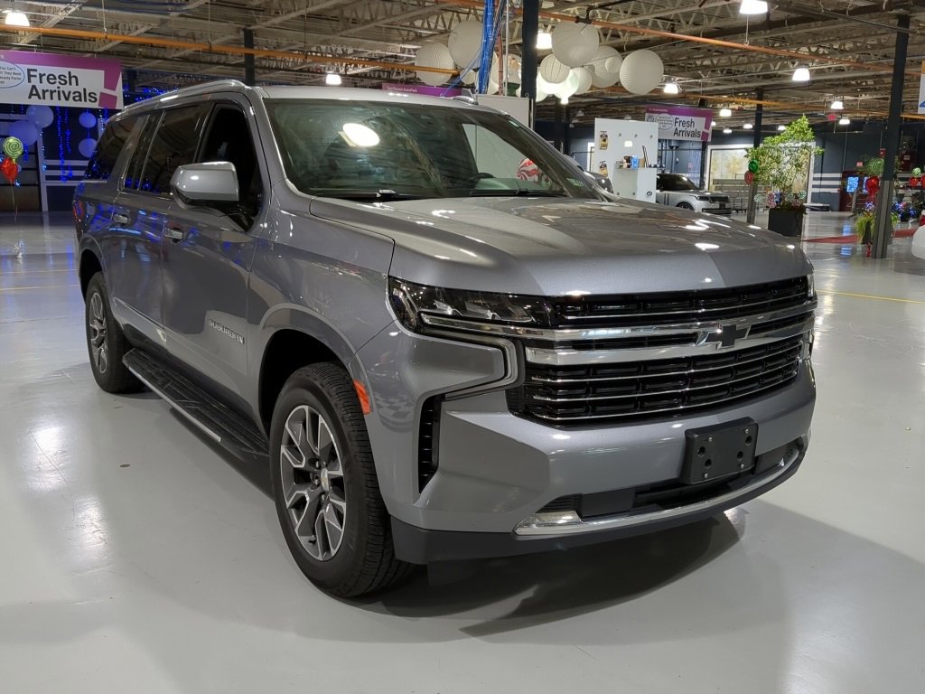 Used 2021 Chevrolet Suburban LT image 4