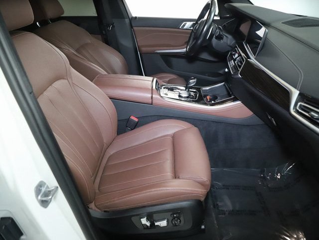 Used 2021 BMW X5 M50i w/ Premium Package AWD/4WD image 31