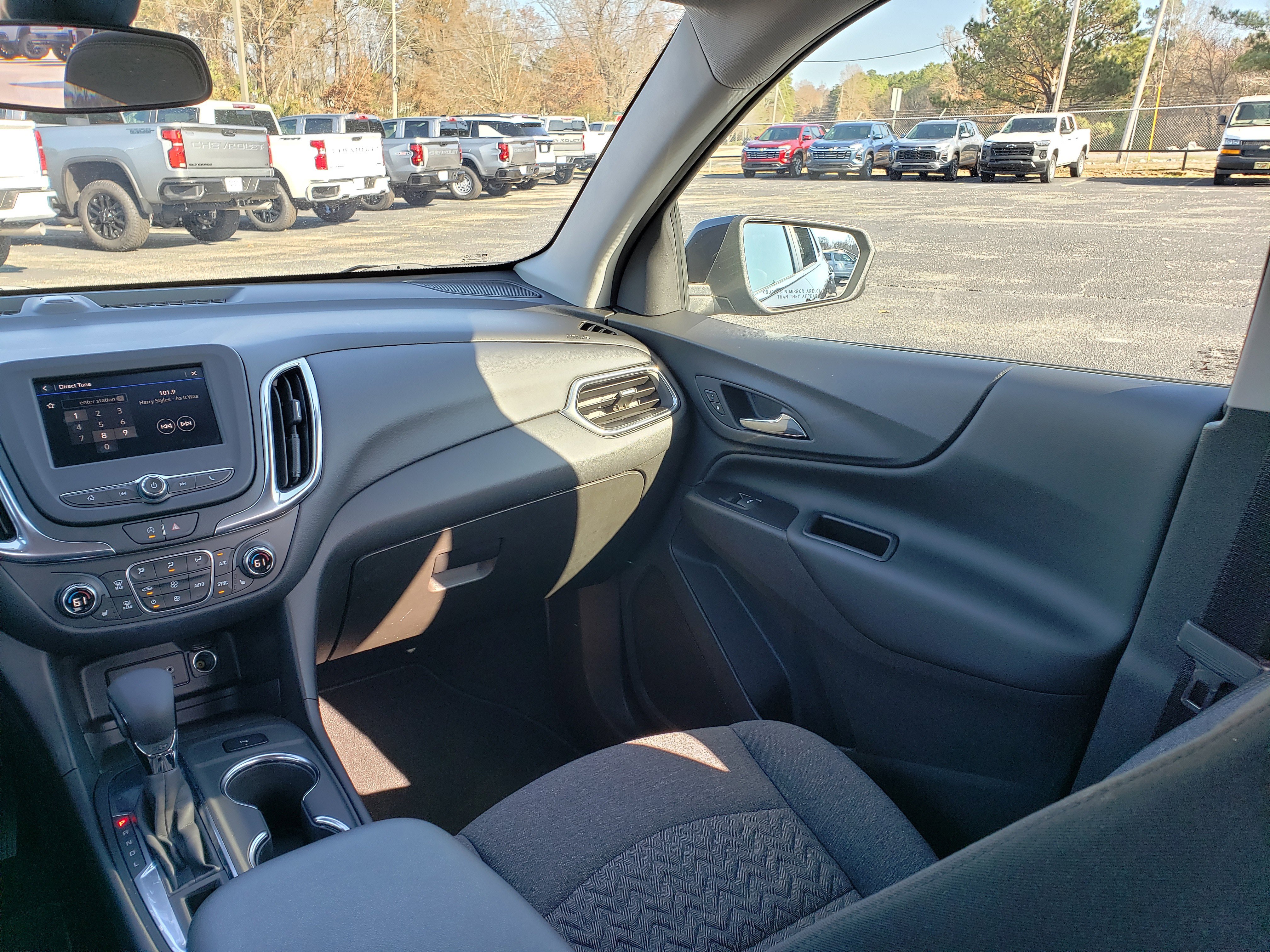 Used 2022 Chevrolet Equinox LT w/ Driver Convenience Package image 37