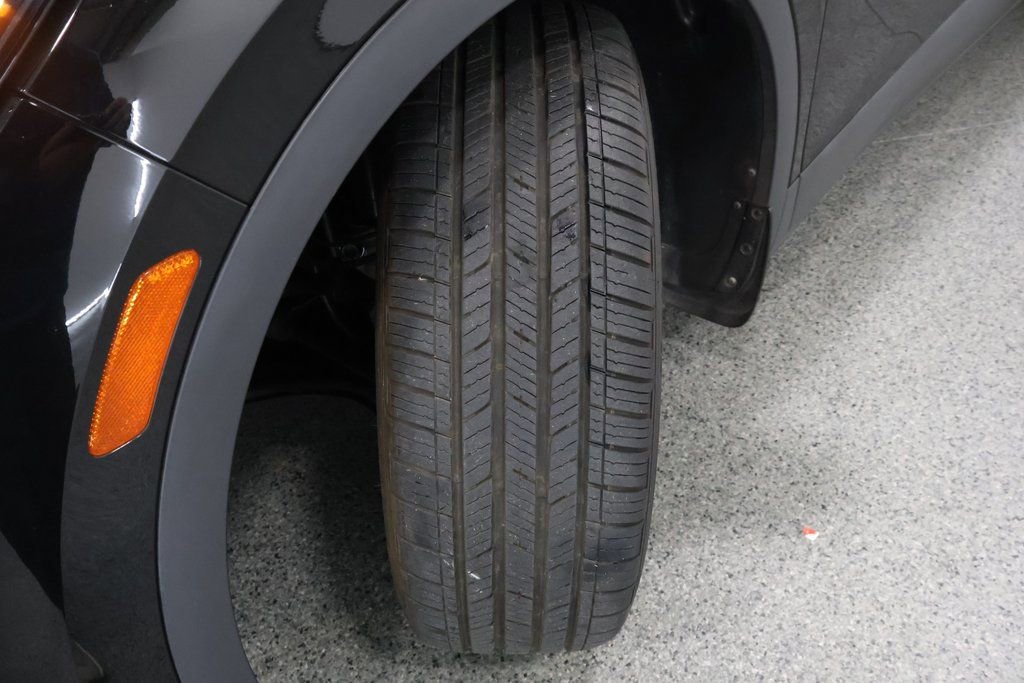 Used 2021 Volkswagen ID.4 Pro S w/ Gradient Package image 4