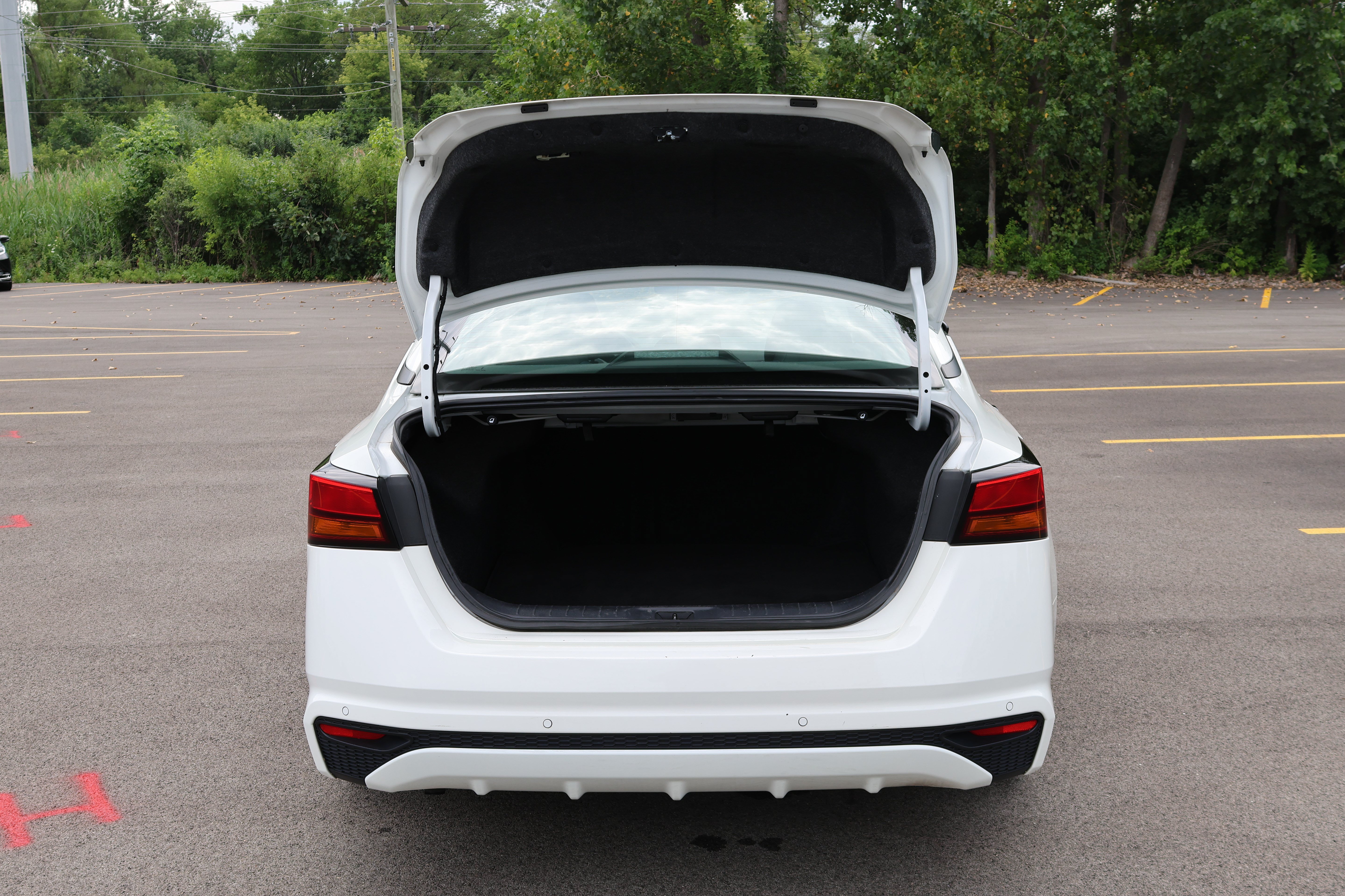 Used 2025 Nissan Altima 2.5 SV FWD image 5