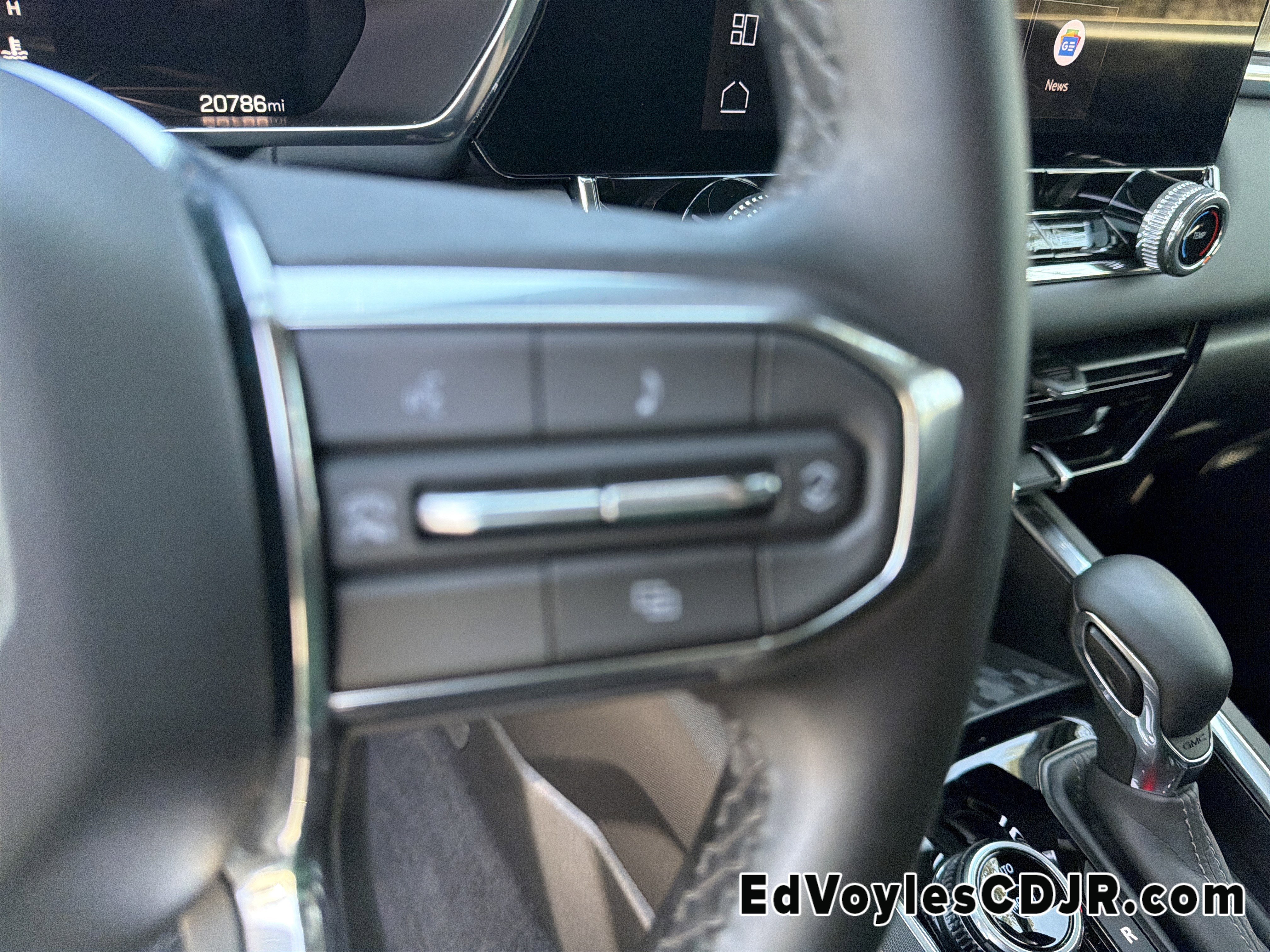 Used 2025 GMC Canyon Elevation image 30