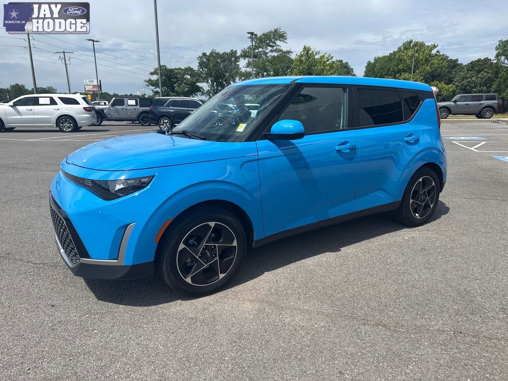 Used 2025 Kia Soul EX FWD image 2