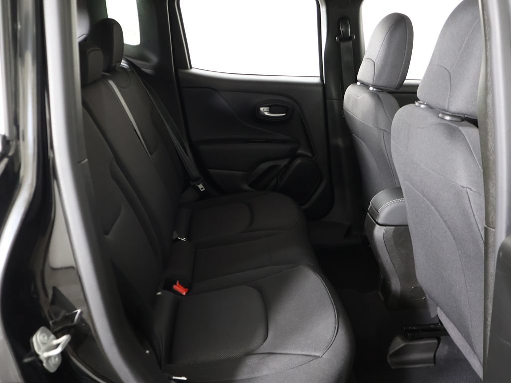 Used 2023 Jeep Renegade Latitude AWD/4WD image 32