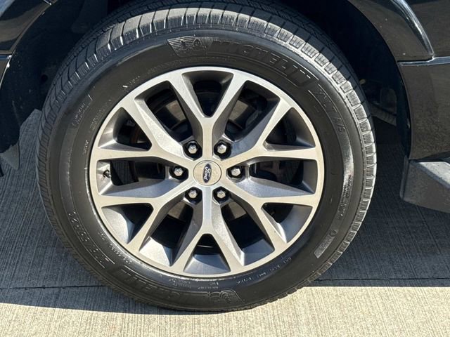 Used 2017 Ford Expedition XLT w/ Equipment Group 202A image 5