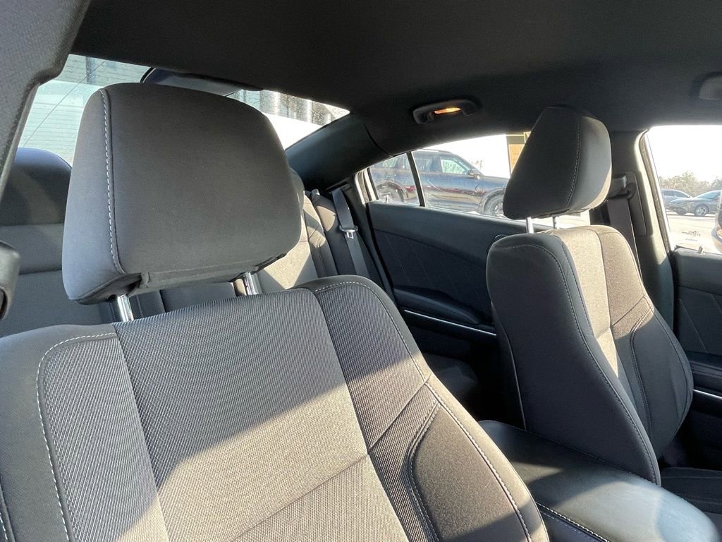 Used 2019 Dodge Charger SXT image 30