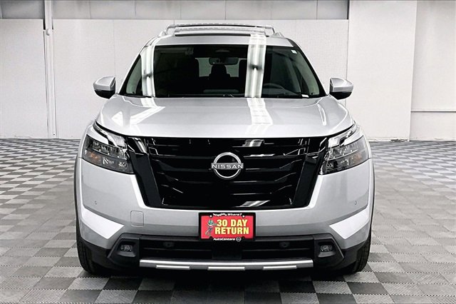 New 2025 Nissan Pathfinder Platinum image 15