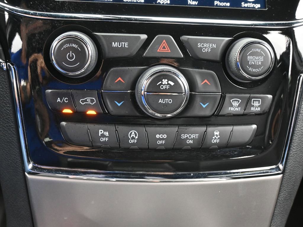 Used 2021 Jeep Grand Cherokee Limited image 25