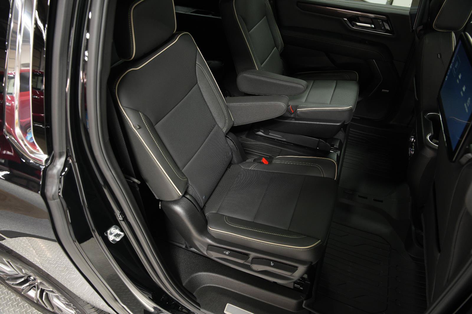 New 2026 GMC Yukon XL Elevation w/ Elevation Premium Package AWD/4WD image 16