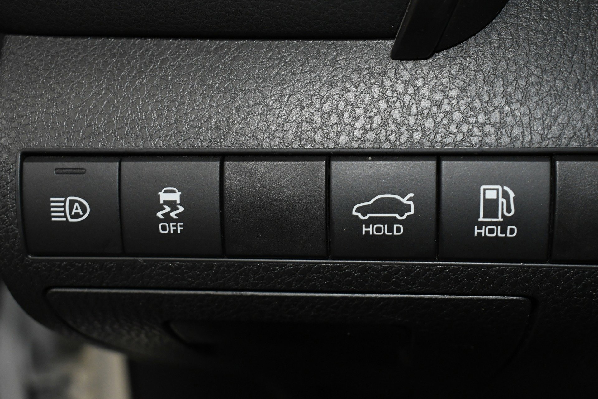 Used 2021 Toyota Camry LE image 41