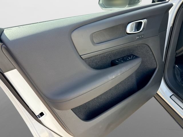 Certified 2023 Volvo XC40 Recharge Plus AWD/4WD image 18
