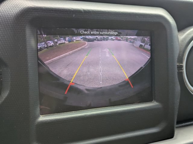 Used 2018 Jeep Wrangler Unlimited Sahara w/ Cold Weather Group AWD/4WD image 22