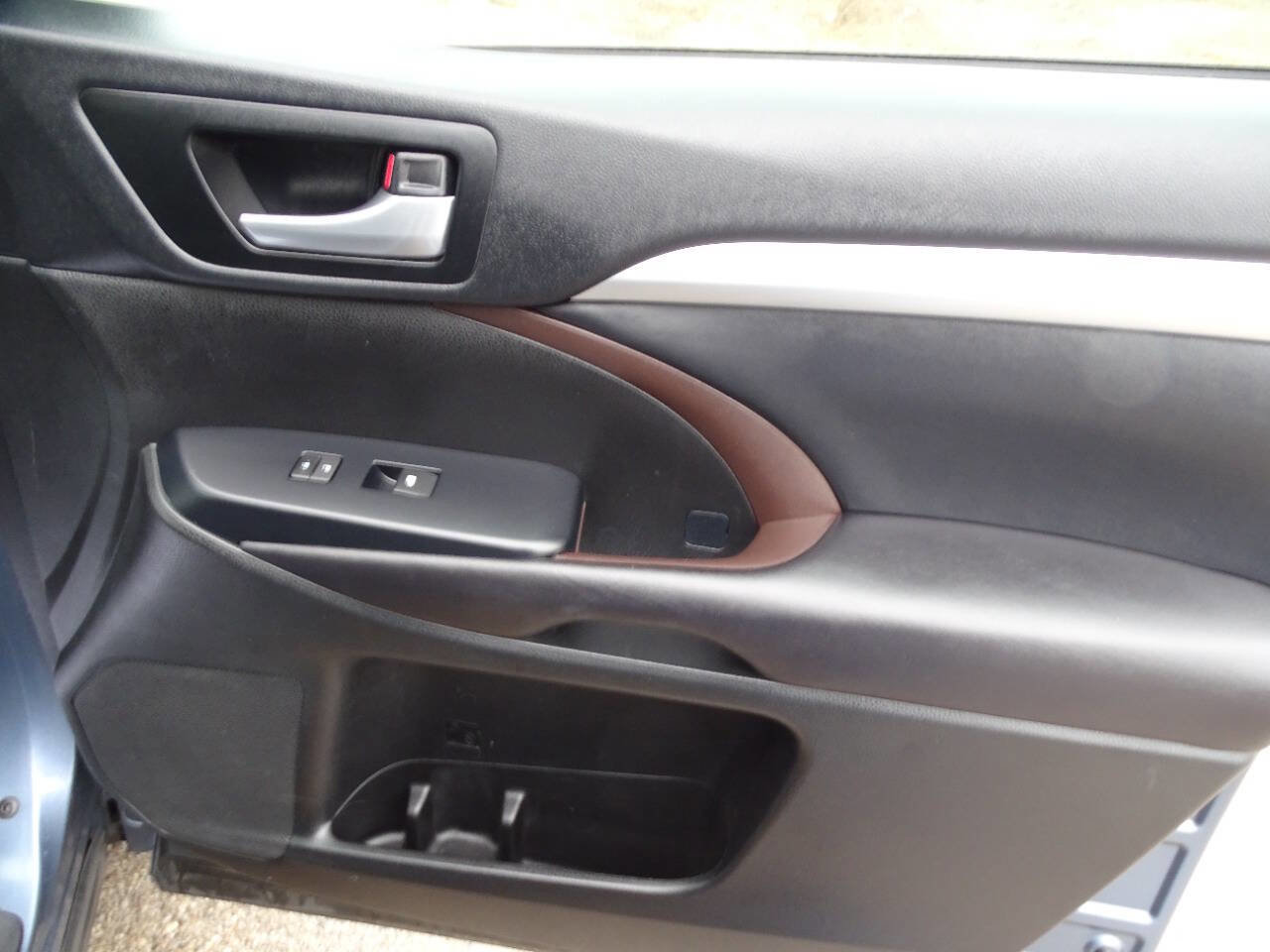 Used 2017 Toyota Highlander XLE image 49