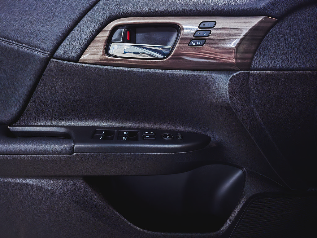 Used 2017 Honda Accord EX-L image 16
