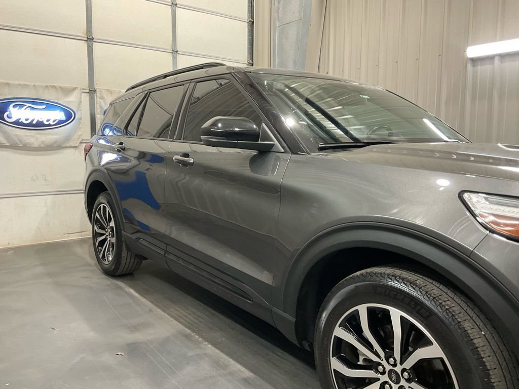 Used 2020 Ford Explorer ST w/ Premium Technology Package image 4