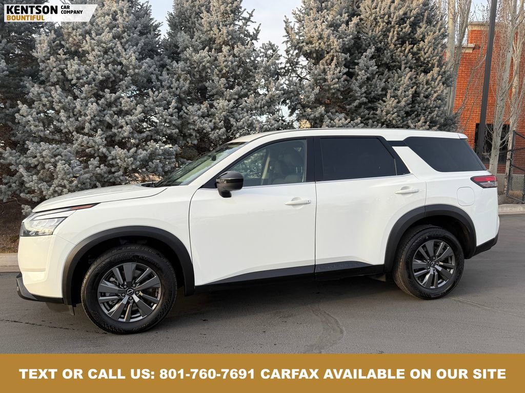 Used 2024 Nissan Pathfinder S image 1