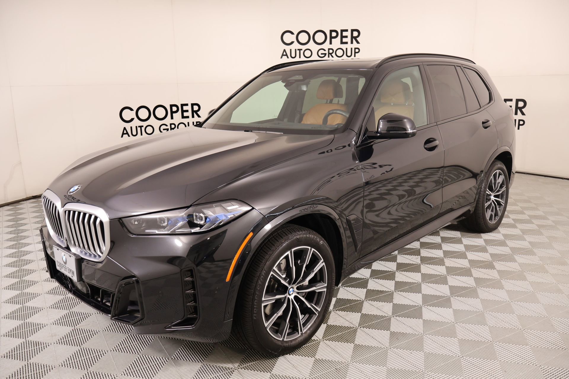 Used 2026 BMW X5 xDrive40i w/ M Sport Package AWD/4WD image 11