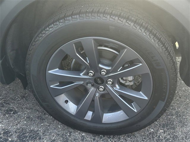 Certified 2023 Ford Explorer XLT w/ Equipment Group 202A image 5