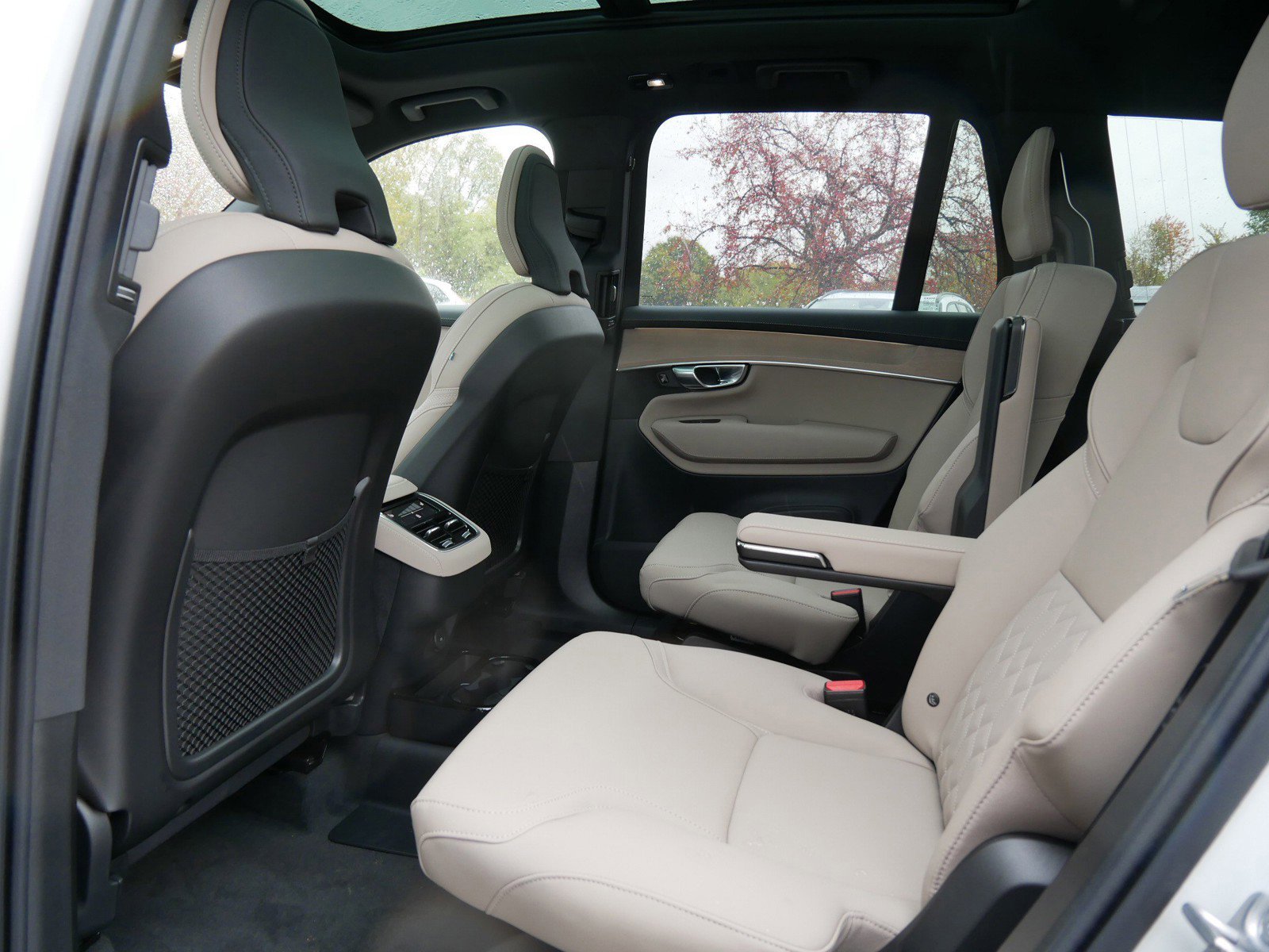 New 2026 Volvo XC90 B6 Plus image 6