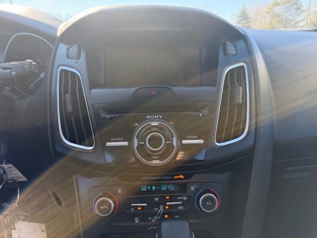 Used 2018 Ford Focus SEL image 16